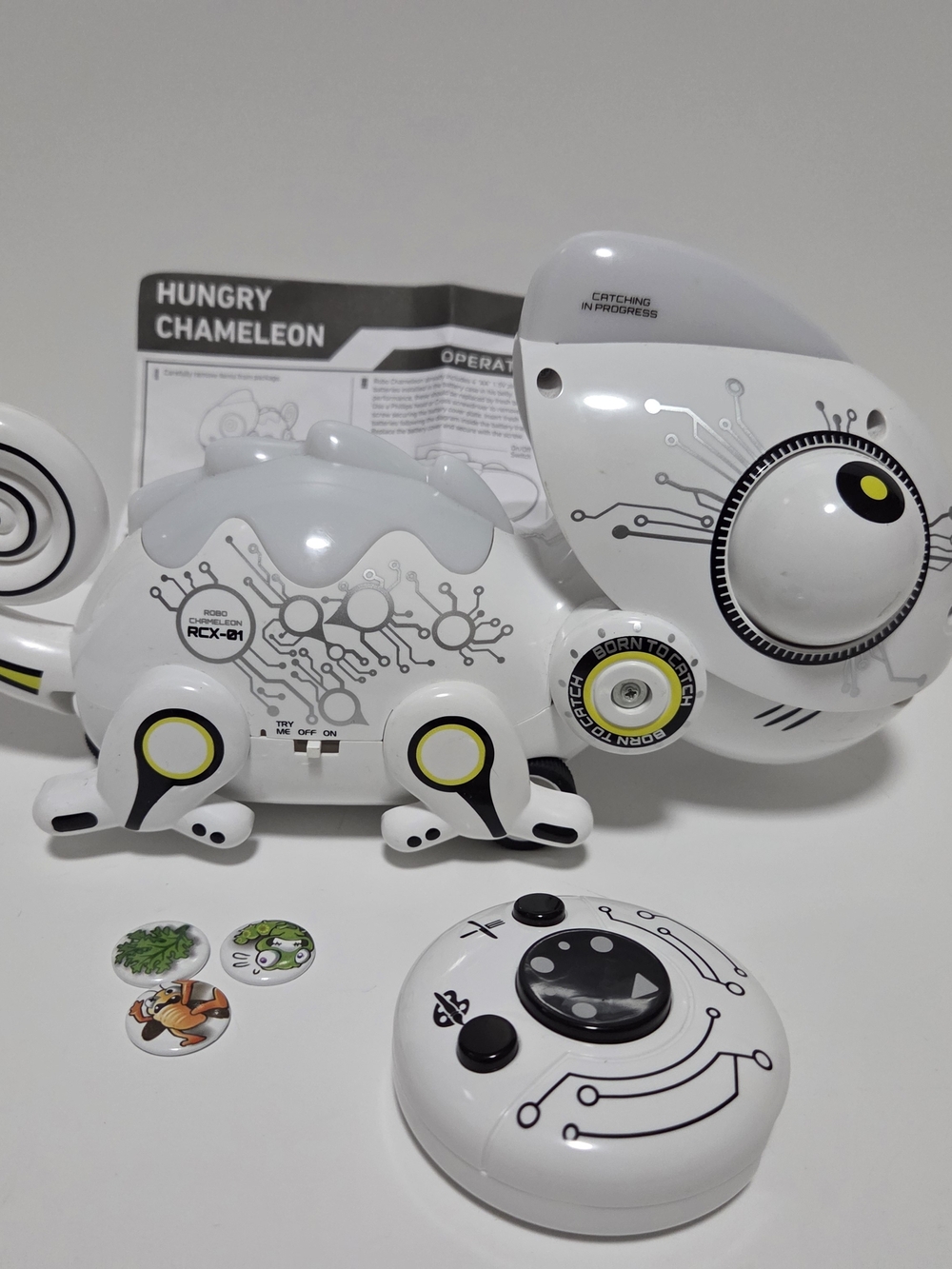 Sharper Image Hungry Robo Chameleon Toy w/Remote Control Working Motion Lights